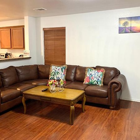 Room Downtown Далас Екстериор снимка